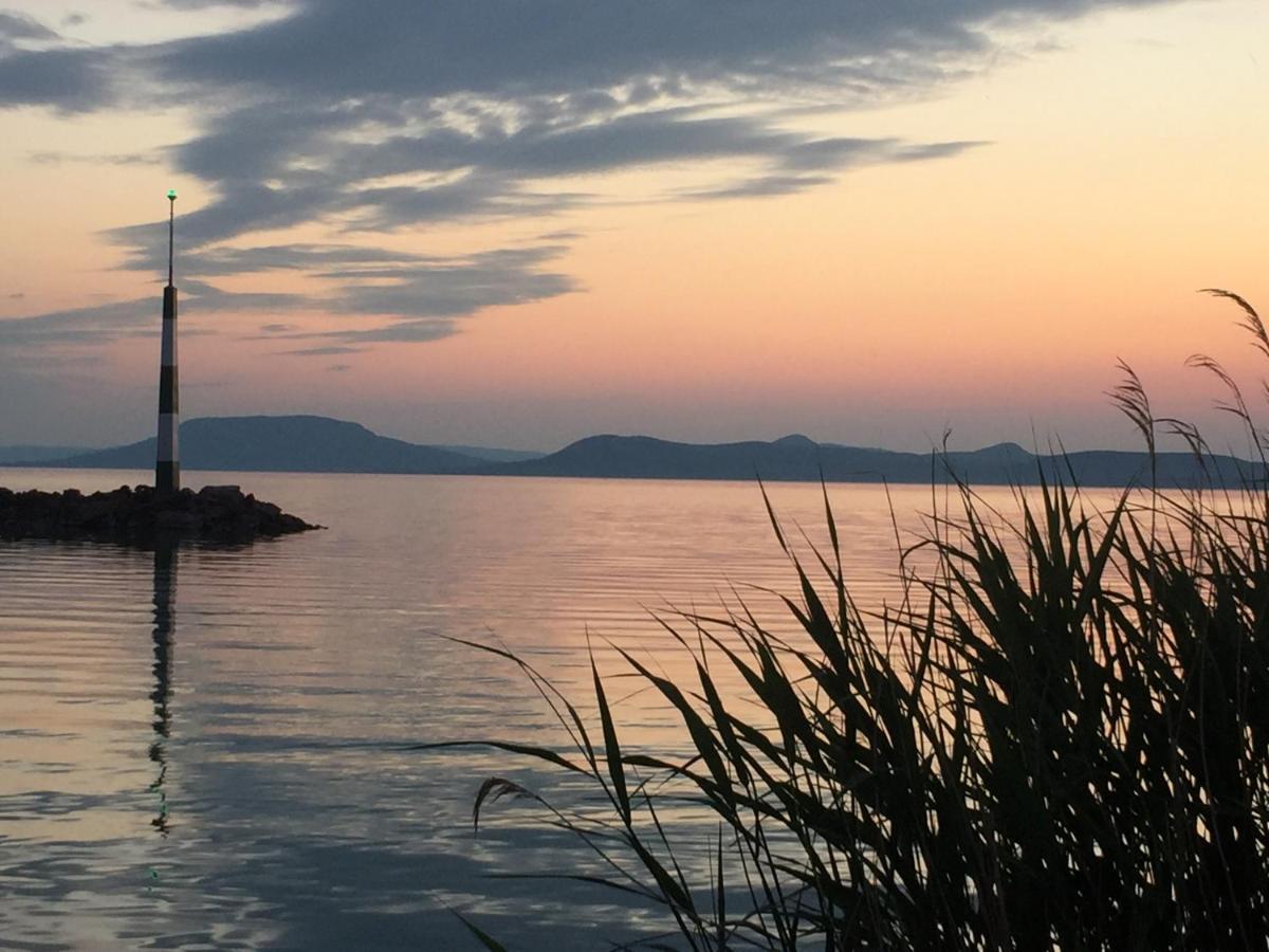 Lelle-Kert Apartman 02 Balatonlelle Dış mekan fotoğraf